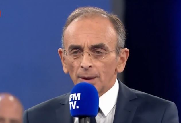 Éric Zemmour veut un "mur" aux "frontières européennes"