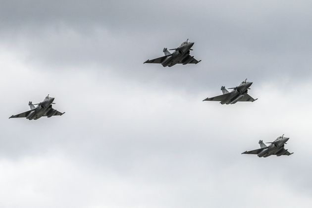 Des Rafale au-dessus de la base aérienne de Tanagra, le 19 janvier 2022, après l'achat...