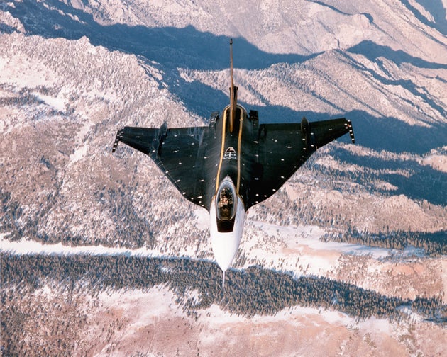 F-16XL: Η θηριώδης έκδοση του F-16, ενός κορυφαίου μαχητικού που δεν