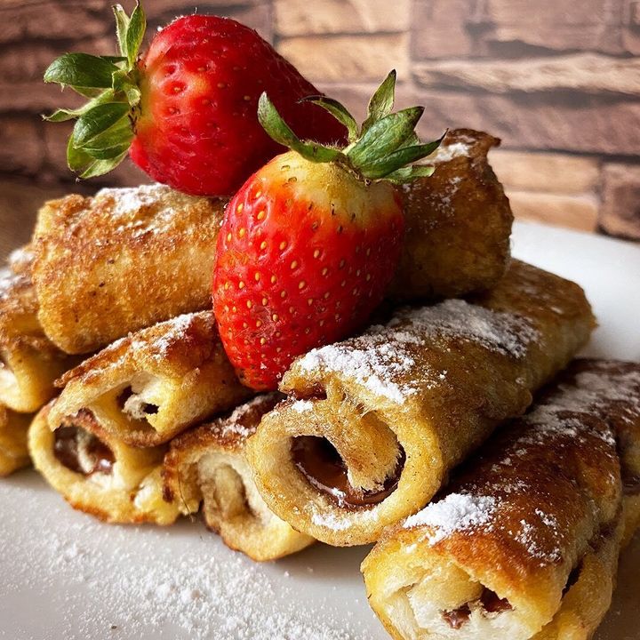 Nutella And Strawberry French Toast Roll-Ups