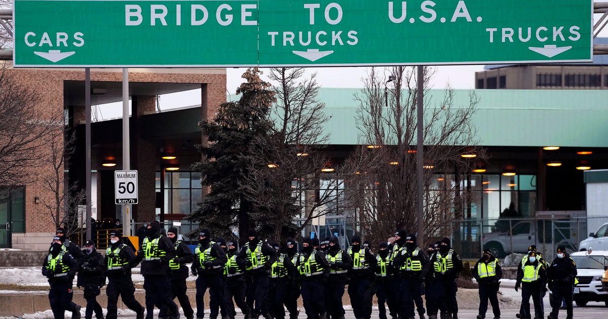 Canada Border Blockade Clearing Peacefully After Police Move In ...