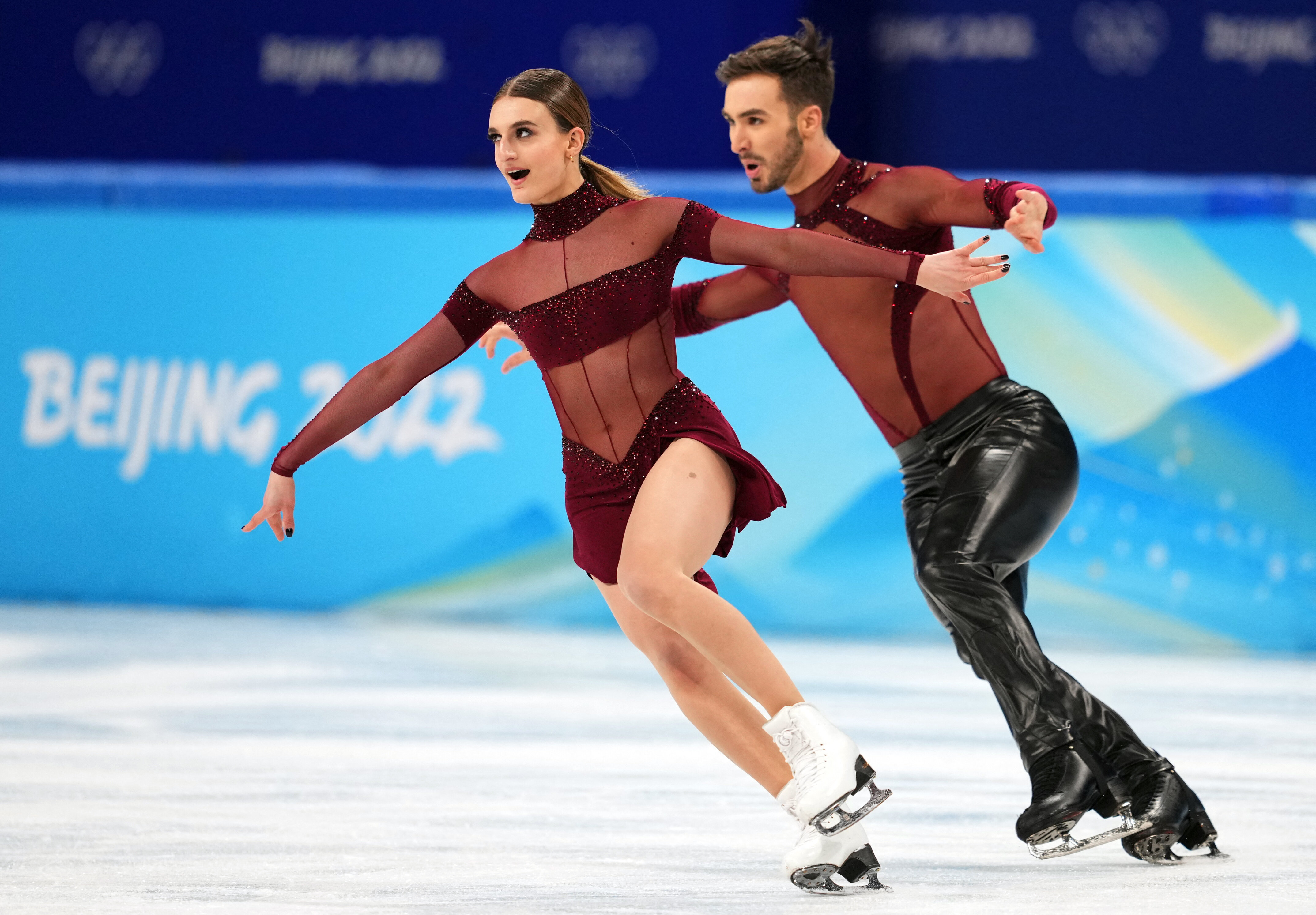 Gabriella Papadakis et Guillaume Cizeron en route vers lor olympique photo