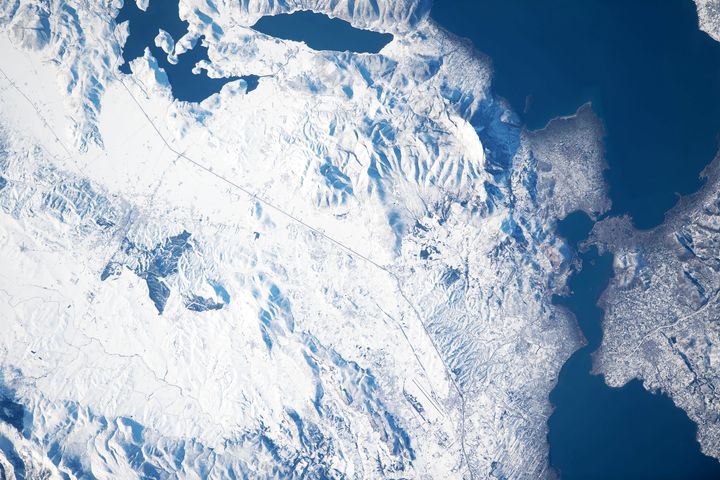 Η χιονισμένη Ελλάδα σε μια εντυπωσιακή φωτογραφία από τον Διεθνή Διαστημικό Σταθμό.