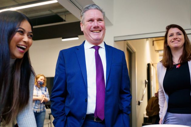 Labour leader Sir Keir Starmer and Alison McGovern (right) during a visit to the Prince's Trust South London Centre in London. Picture date: Monday February 7, 2022.