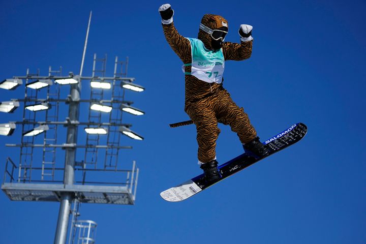 最後のお別れを言いたかった トラの格好で宙を舞ったスノーボード選手が込めた思い 北京オリンピック ハフポスト World