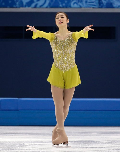 フィギュア女子、素敵な衣装の歴史。パンツスタイルで挑んだ選手もいる