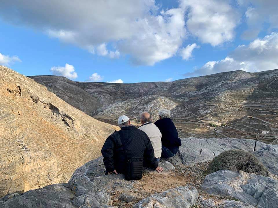 (Από αριστερά προς τα δεξιά): Γιάννης Αράπης, Ηλίας Μαστροπαύλος, Ματθαίος Γλίτσης, στην ίδια θέση, την ίδια ώρα 57 χρόνια μετά