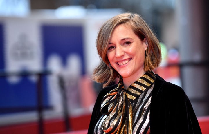 Carla Simón desfila por la alfombra roja de la Berlinale 2022