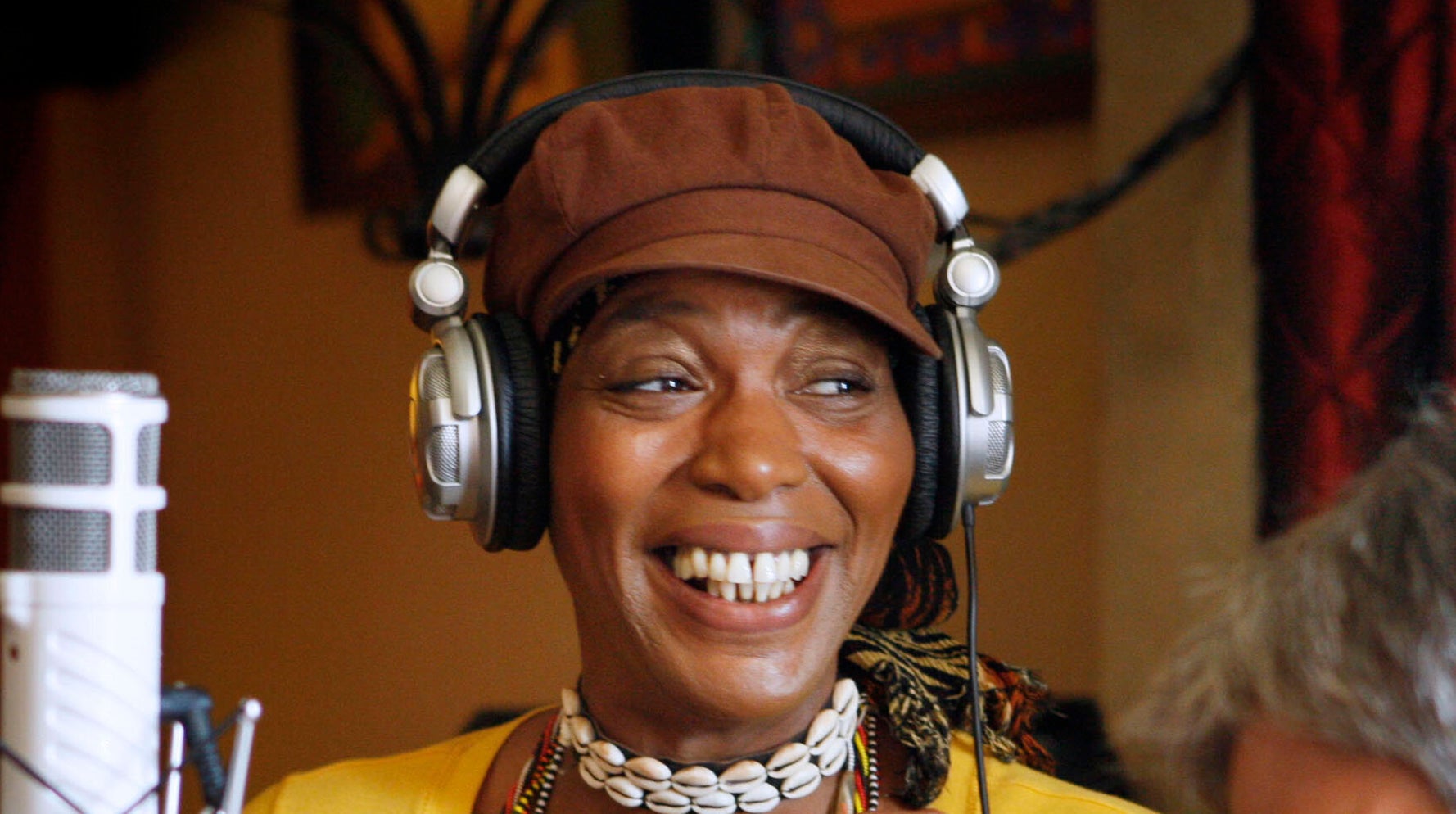 A Documentary About Iconic ’90s TV Psychic Miss Cleo Is In The Works