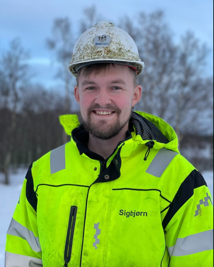 Sigbjørn Eide of Norway discovered a Maine Department of Transportation hard hat more than 3,300 miles (5,310 kilometers) away from its home.