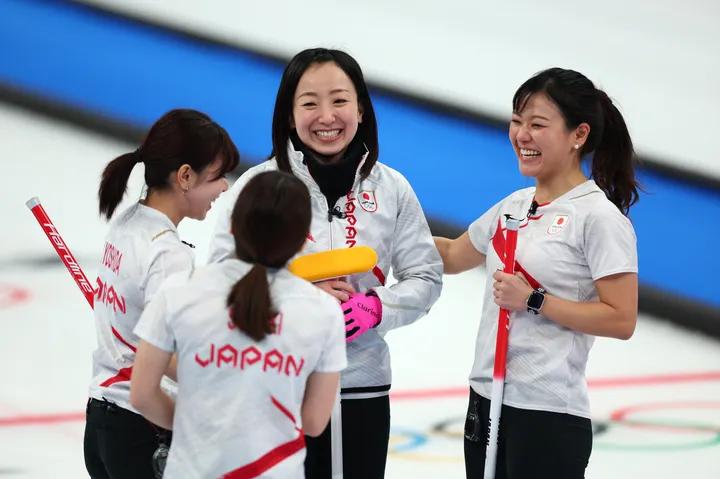 準決勝進出のロコ ソラーレに まただね スウェーデン選手の一言に思わず笑顔 動画 ハフポスト News