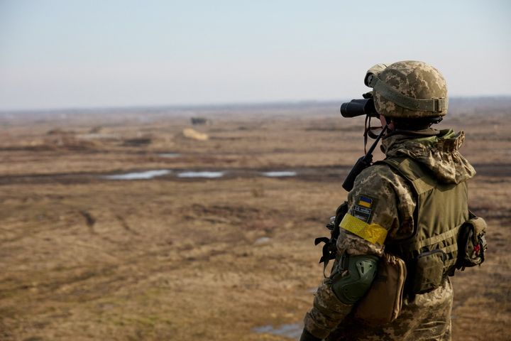 Ουκρανός στρατιώτης σε επιφυλακή