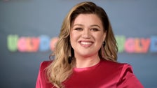 Kelly Clarkson Reportedly Filed Paperwork To Legally Change Her Name