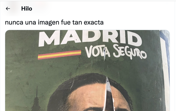 Tuit con cartel de Vox.