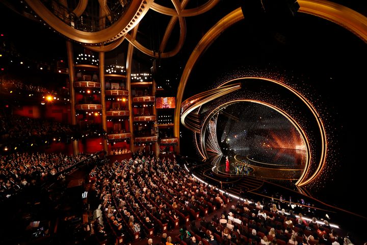Η Τζέιν Φόντα παρουσιάζει το Όσκαρ Καλύτερης Ταινίας, στην 92η τελετή απονομής, 9 Φεβρουαρίου 2020.
