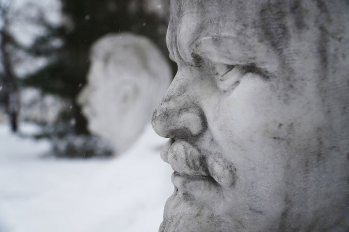 Ο Πούτιν, υποστήριξε πως ήταν ιστορικό λάθος η αναγνώριση υπόσταση κράτους στην Ουκρανία από τον ηγέτη της Ρωσικής Επανάστασης, Β.Λένιν (στη φωτογραφία, άγαλμα του Λένιν Πάρκο των Τεχνών στη Μοσχα)