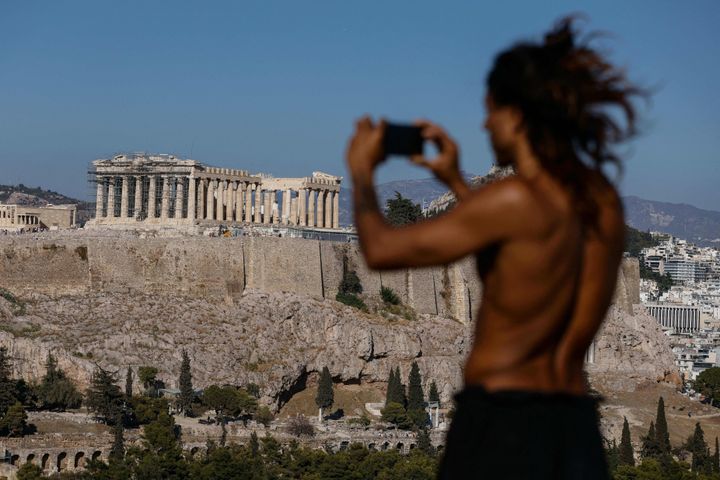 Μακράν οι κύριοι λόγοι επίσκεψης της Αθήνας για τους επισκέπτες αναψυχής ήταν οι αρχαιολογικοί χώροι.