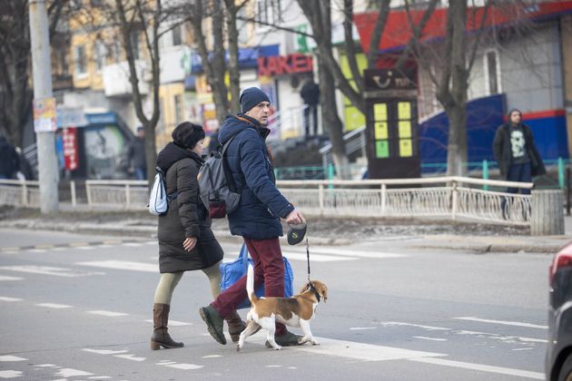 Πολίτες εγκαταλείπουν τη πόλης Κραματορσκ.