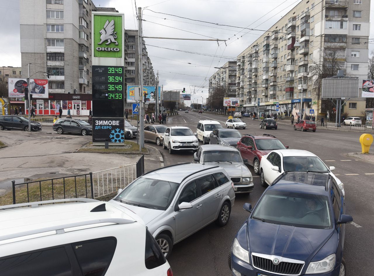 The queue outside a gas station in the western Ukrainian city of Lviv on Thursday.