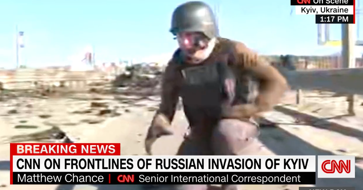 CNN Correspondent Backs Away From Grenade During Live Report From Kyiv ...
