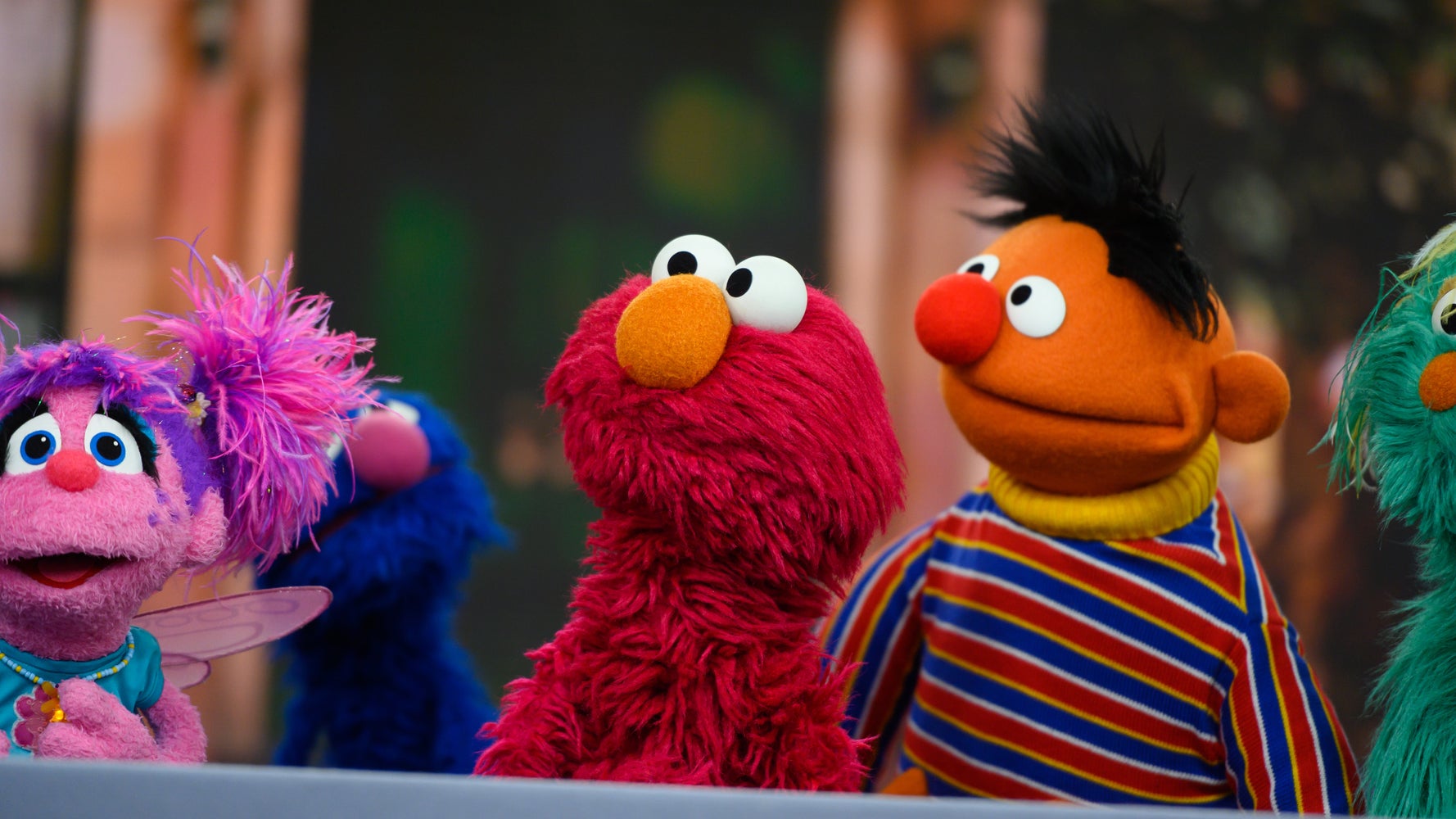 ニュースを見て辛くなったら セサミストリートのtwitterが発信した 心を守る方法 ハフポスト アートとカルチャー ニュースを見て辛くなったら セサミストリートのtwitterが発信した 心を守る方法 ハフポスト アートとカルチャー