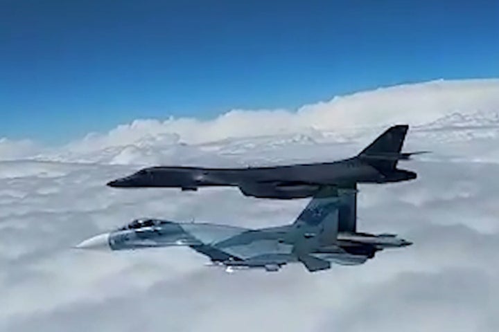 Imagen de dos aviones rusos Sukhoi Su-27, como los que han sido captados por Suecia
