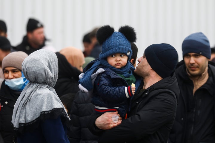 ロシアによる軍事侵攻を受け、ポーランドに逃げ込んだウクライナの人々