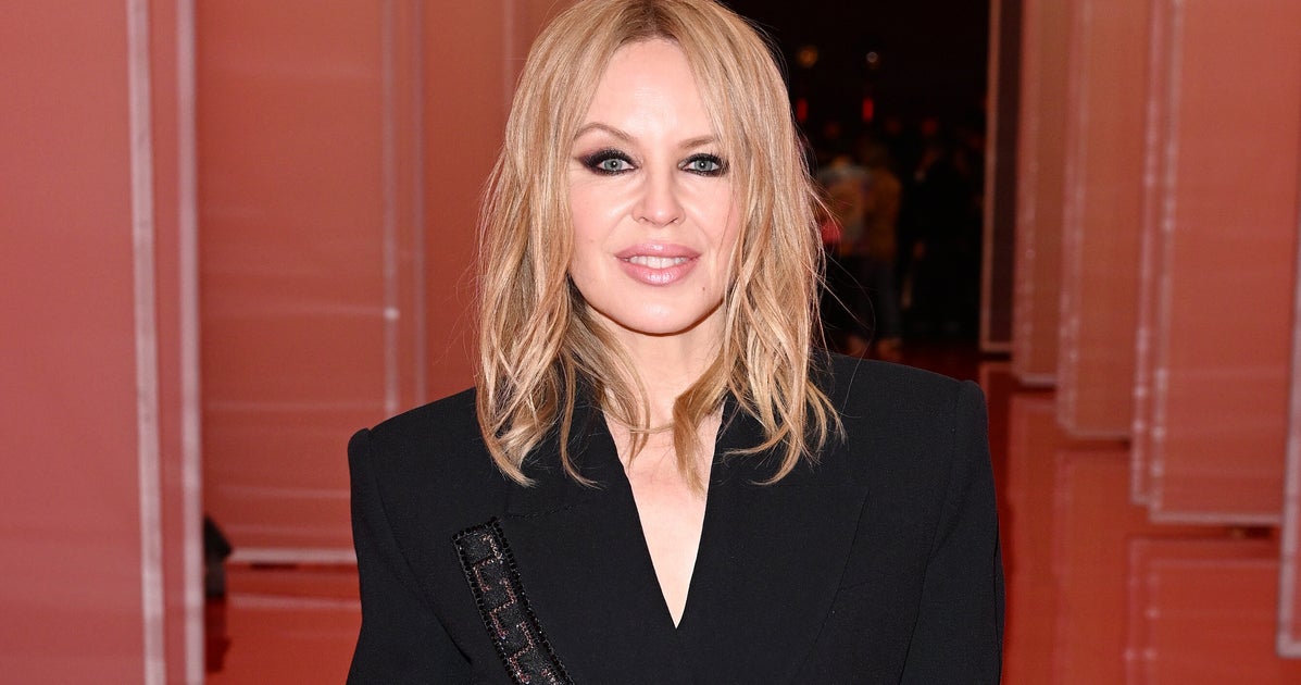 Kylie Minogue - Glaceau Smartwater Launch Photocall in london -05 - GotCeleb
