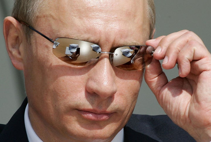 Vladimir Putin, con gafas de sol.