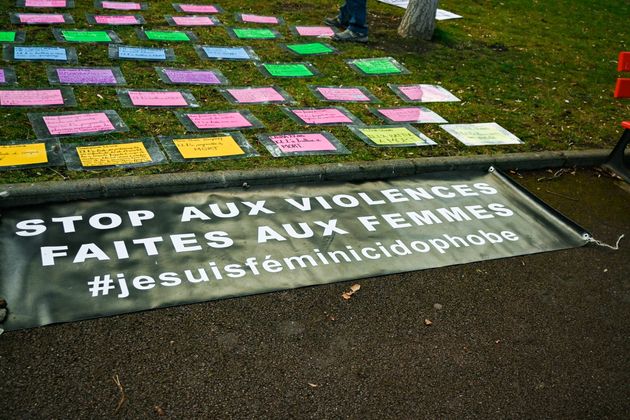 Photo d'une manifestation contre les féminicides sous le quinquennat Macron à Clermond-Ferrand,...