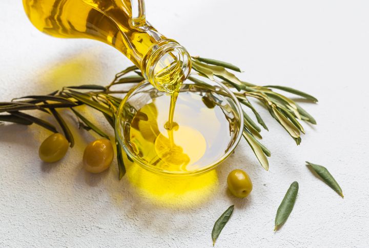 Olive oil is loaded with polyphenols, which have anti-inflammatory properties.