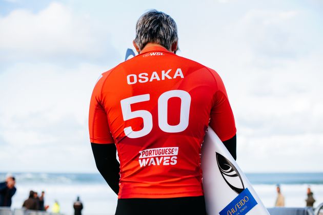 ポルトガルでの大会のラウンド1の前の五十嵐選手。大坂なおみの「Osaka」が付けられたゼッケンを着ている。（2022年3月4日ポルトガル・ペニシェ）