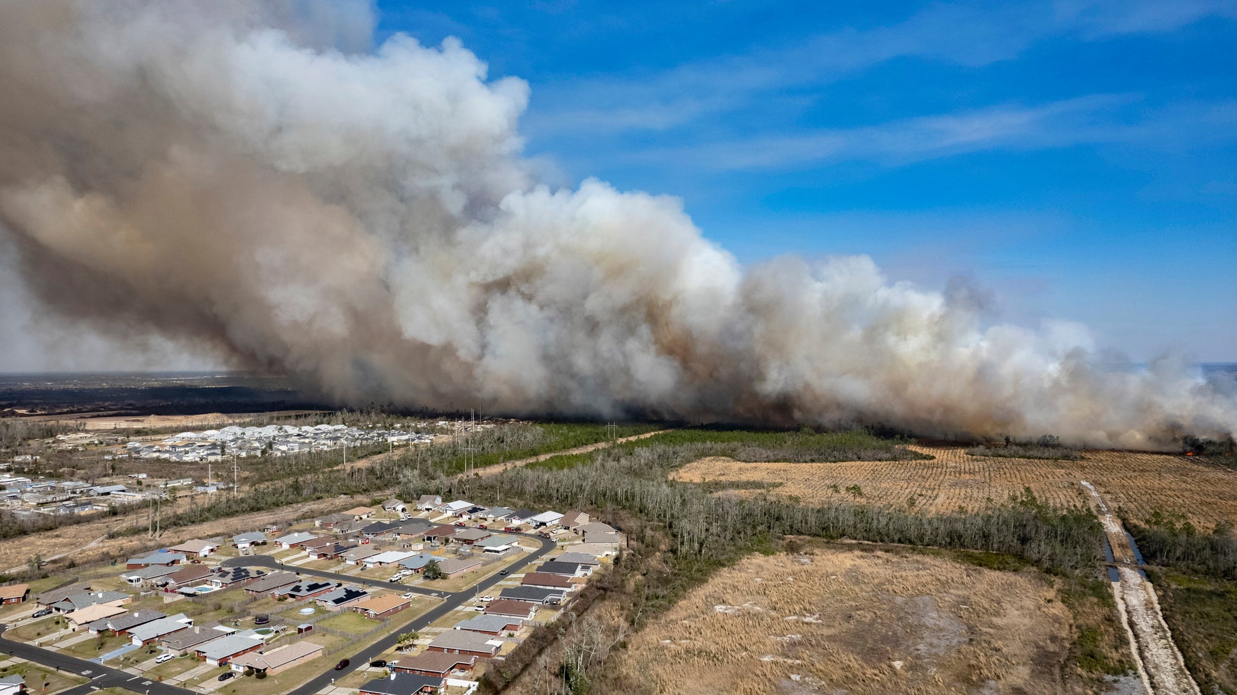 1,100 Homes Evacuated In Florida Panhandle As Firefighters Battle Fires - Vimarsana News
