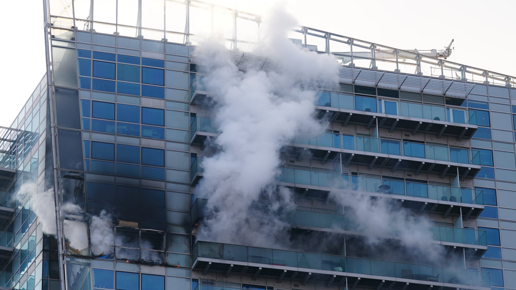 Whitechapel Fire: Woman Rescued After Blaze At 22-Storey Building In East London - Vimarsana News