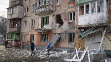  Ukrainians Are Desperate For Food And Water In Besieged Mariupol