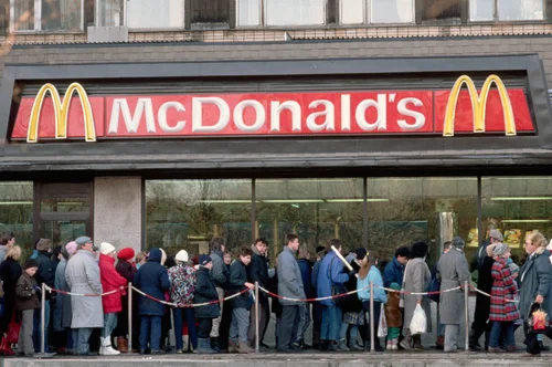 マクドナルド プレイスマット モスクワ店 渡邉英徳 wtnv on X: 