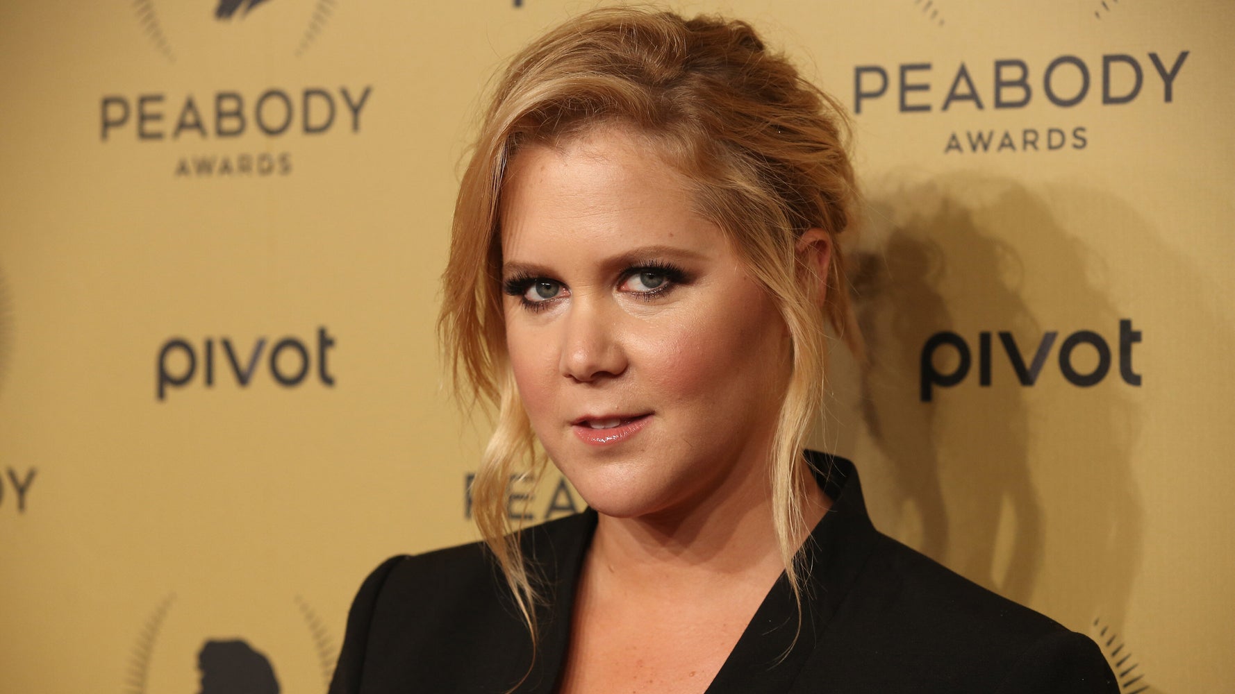 Amy Schumer Sheds Light On Her Reason For Getting Plastic Surgery - Vimarsana News