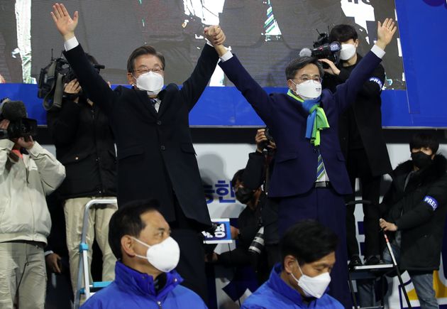 선거 유세를 펼치는 이재명 더불어민주당 대선 후보와 김동연 새로운물결
