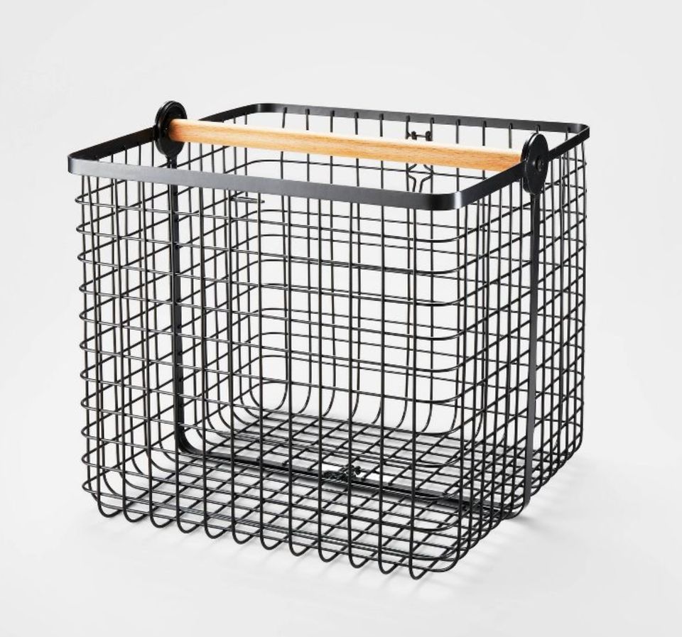 A metal 2-in-1 wire basket for good-looking storage