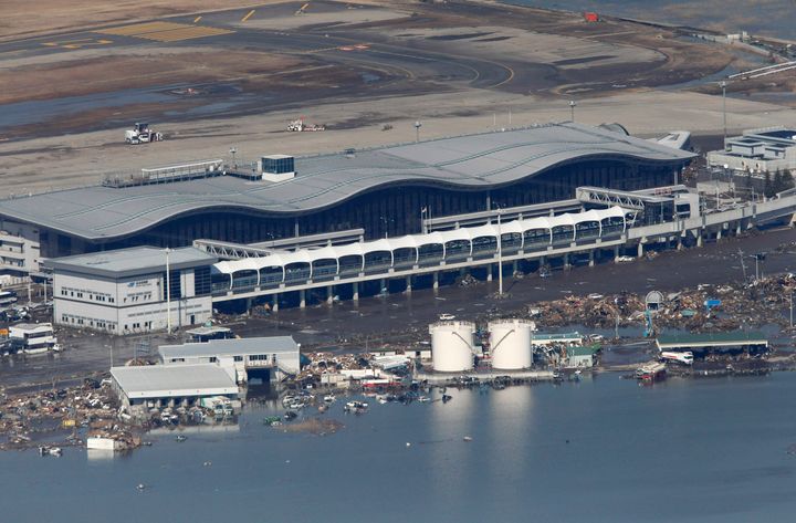 東日本大震災で浸水した仙台空港（2011年3月12日撮影）
