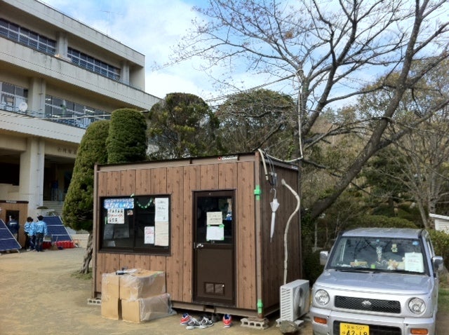 プレハブで建てられた初代のスタジオ