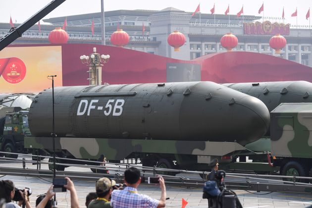 中国の大陸間弾道ミサイル（ICBM）「東風5B」（中国・北京、2019年10月1日撮影）