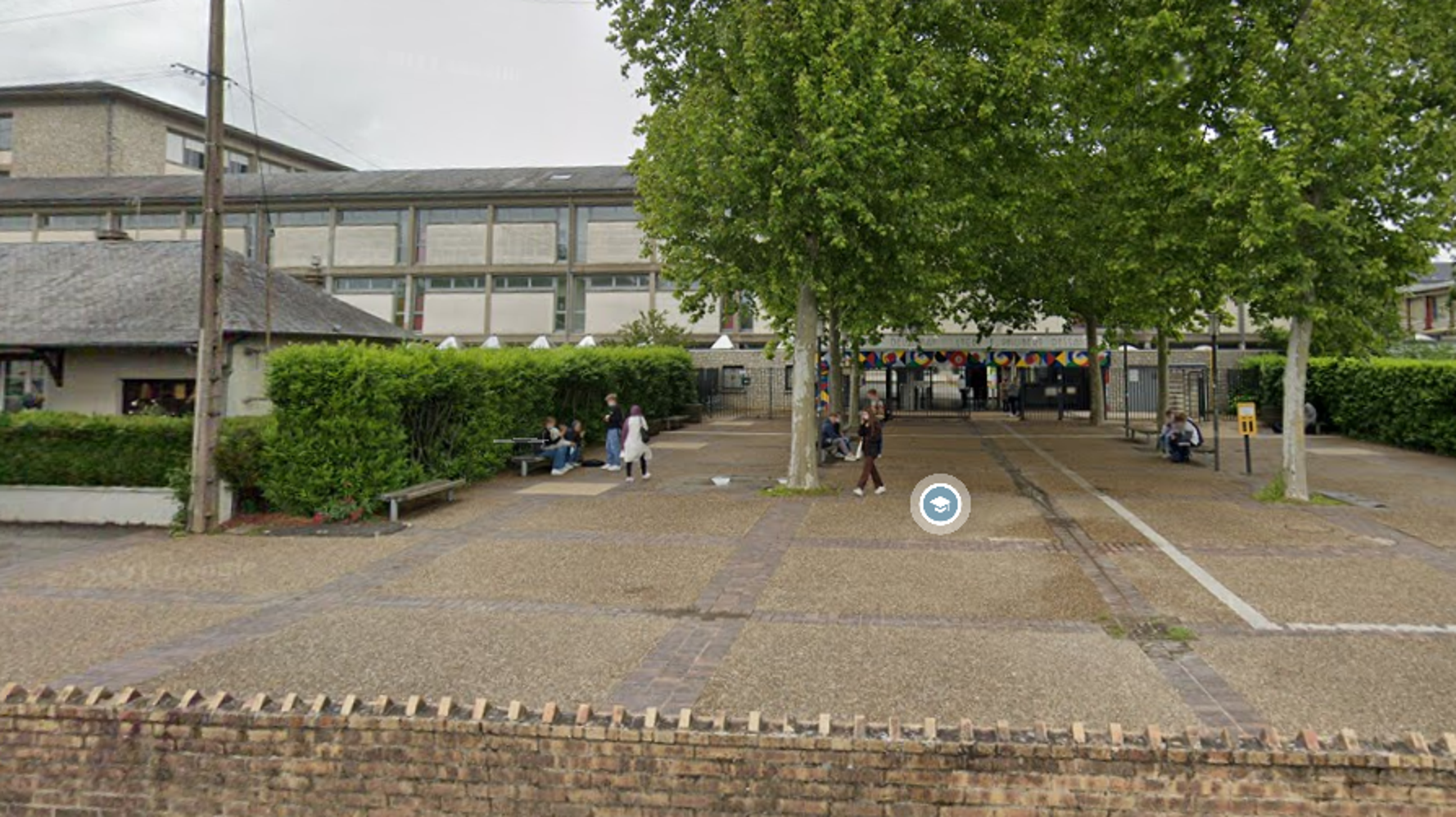 A Blois, une professeure se défenestre en plein cours