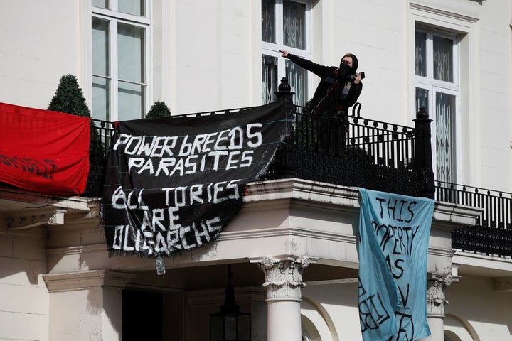 Κατέλαβαν την έπαυλη Ρώσου ολιγάρχη