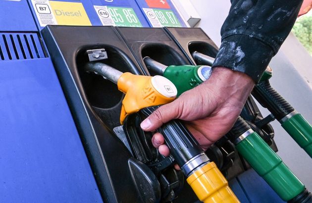 Les prix des carburants repartent à la hausse et le gasoil est encore plus impacté que le sans-plomb. De quoi accélérer le déclin des ventes de voitures diesel en France?