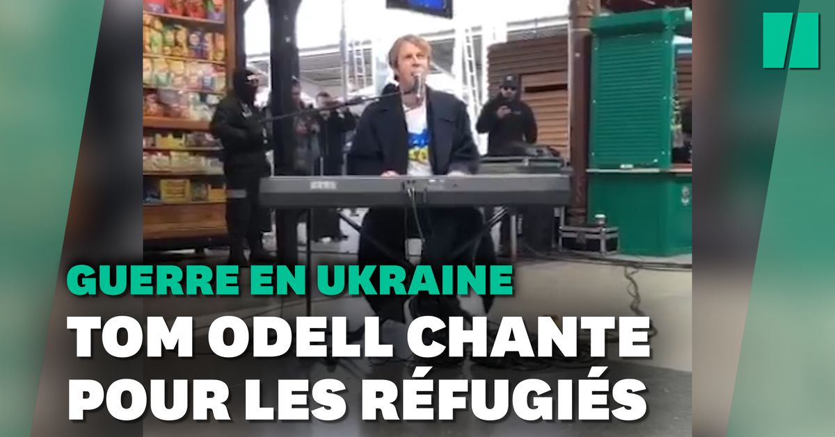 Tom Odell sings his hit “Another Love” for Ukrainian refugees in Bucharest