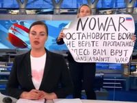 Shabby Cooperative leg Anti-War Protester Storms Russian State-Run TV During Main Evening  Broadcast | HuffPost UK News