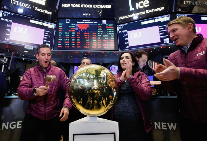 ブラジルのフィンテックのスタートアップ「NuBank」は2021年12月9日、アメリカのニューヨーク証券取引所に上場（REUTERS/Brendan McDermid）