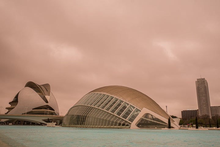 Valencia, convertida en Marte por la calima.