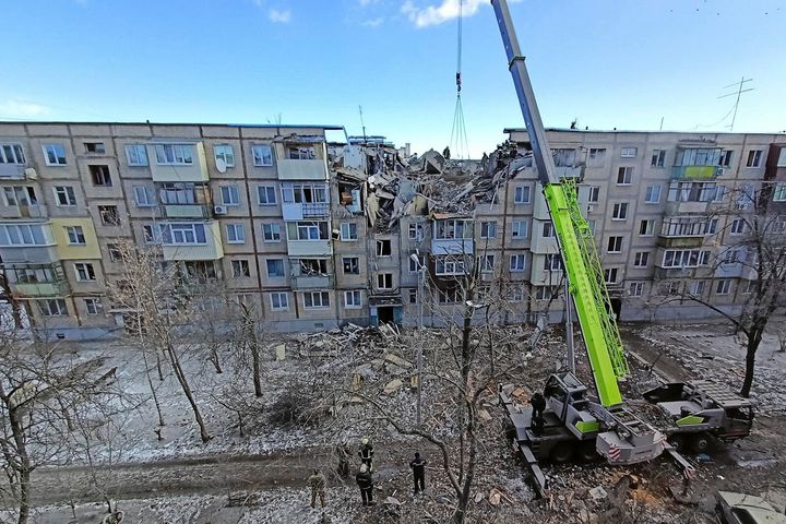 Ουκρανία - Πολυκατοικία βομβαρδισμένοι από τους Ρώσους